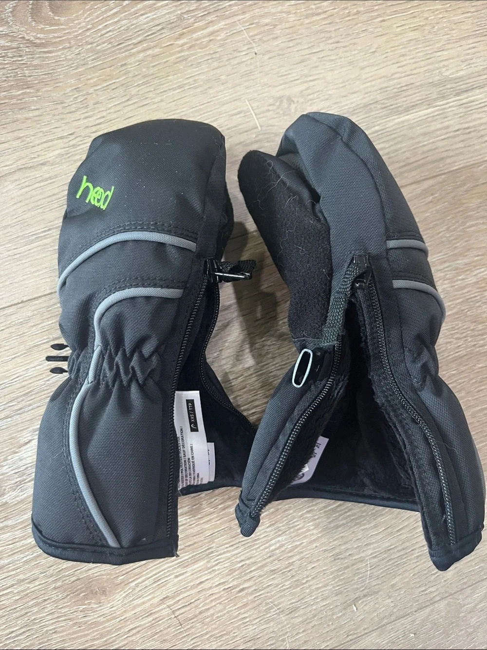 Head Black Mittens very warm, waterproof infant xxs 0 to 12 months